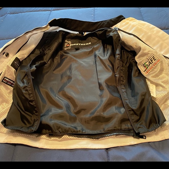 Motorcycle riding jacket - Picture 4 of 5